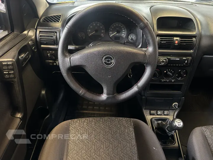 ASTRA 2.0 MPFI Advantage Sedan 8V