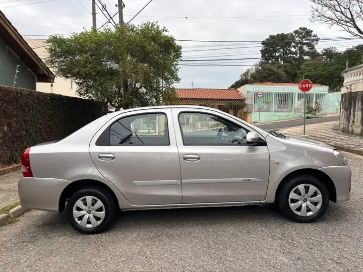ETIOS 1.5 X Sedan 16V