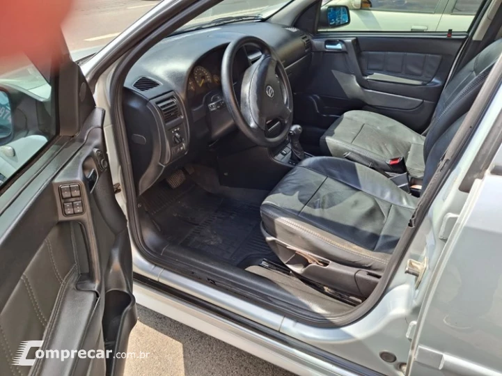 ASTRA 2.0 MPFI Advantage Sedan 8V