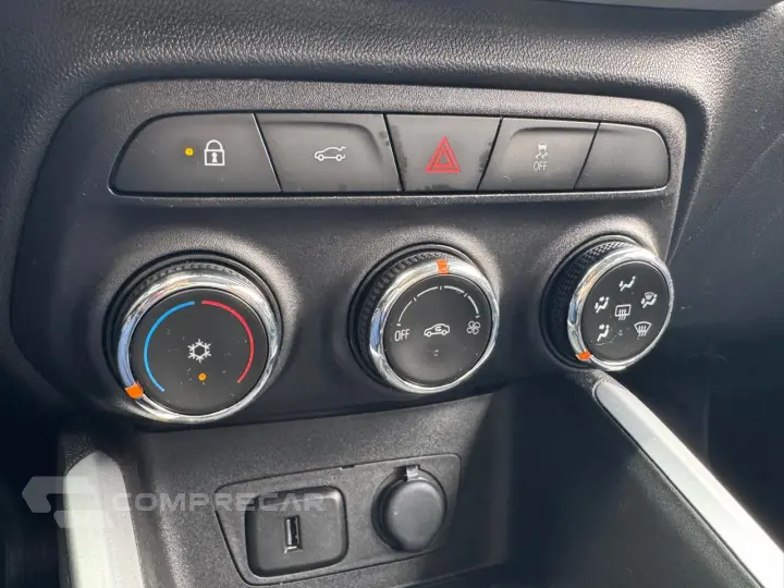 ONIX 1.0 Turbo Plus Premier