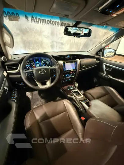 Hilux SW4 2.8 16V 4P SRX PLATINUM 4X4 7 LUGARES TURBO DIESEL