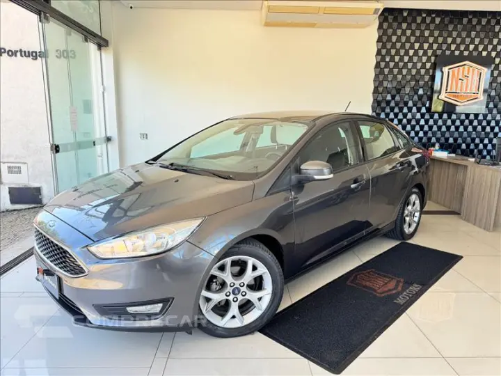 FOCUS 2.0 SE Plus Fastback 16V