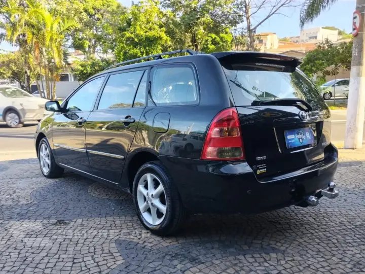 Corolla Fielder SW 1.8/1.8 XEi Flex Aut.