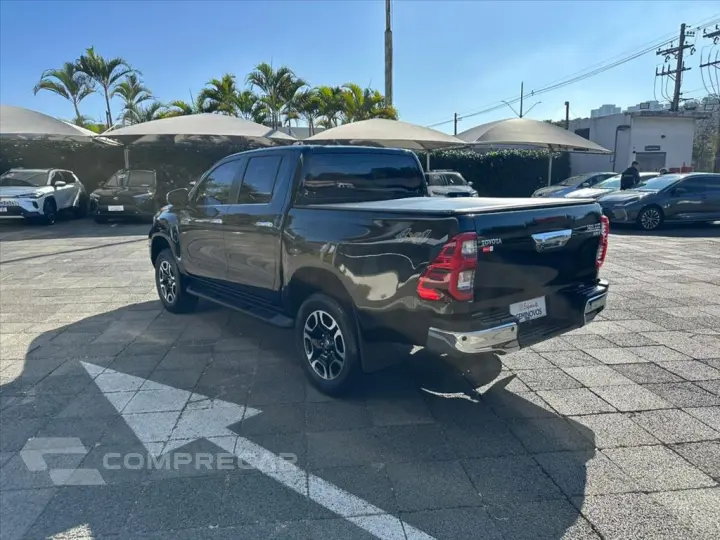 HILUX 2.8 D-4D TURBO DIESEL CD SRX 4X4 AUTOMÁTICO
