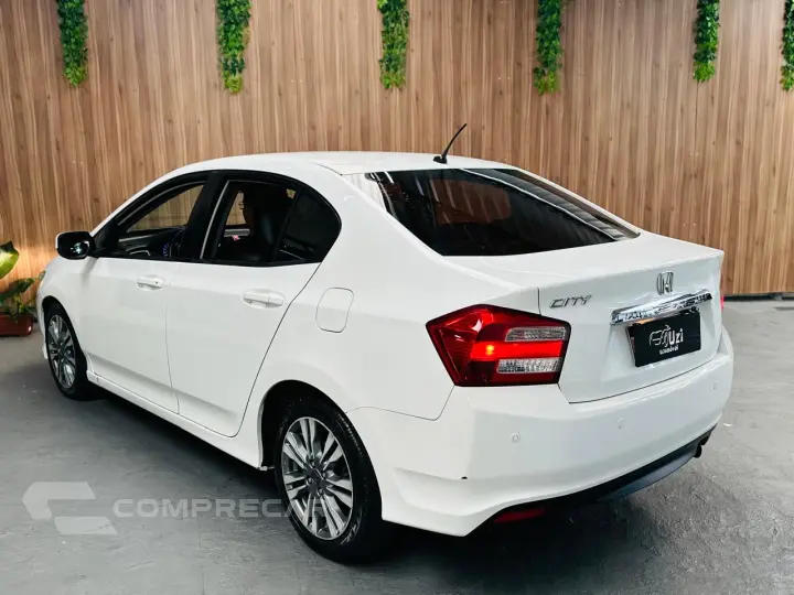 CITY 1.5 LX Sedan 16V