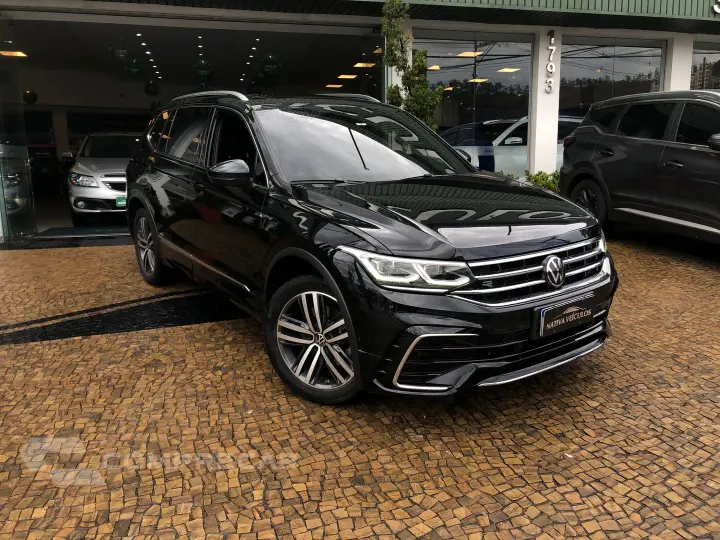 Tiguan 2.0 300 Tsi Gasolina Allspace R-Line Automático