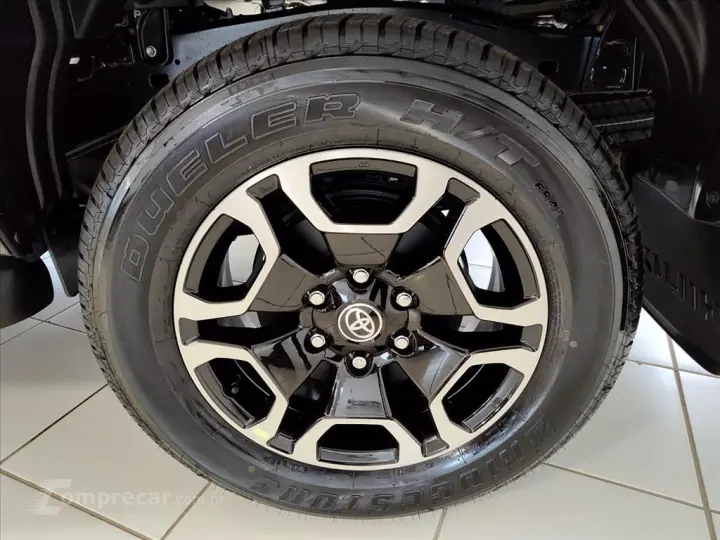 HILUX 2.8 D-4D TURBO DIESEL CD SRX 4X4 AUTOMÁTICO