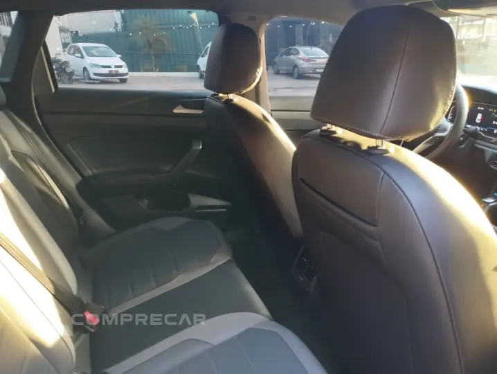 Nivus 1.0 4P FLEX 200 TSI HIGHLINE TURBO AUTOMÁTICO