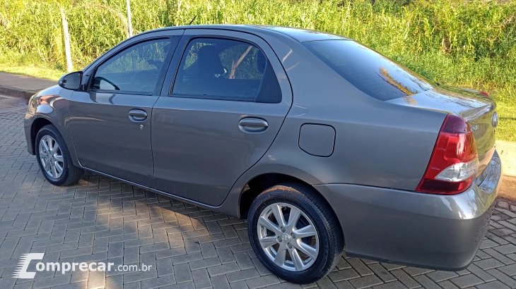 Etios 1.5 X Plus Sedan 16V Automático