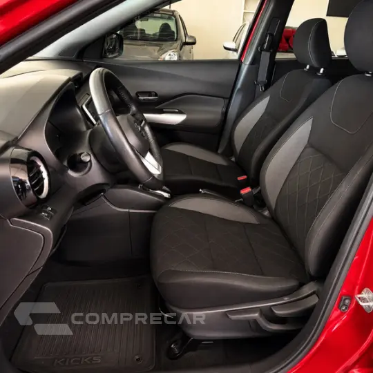 KICKS SV CVT