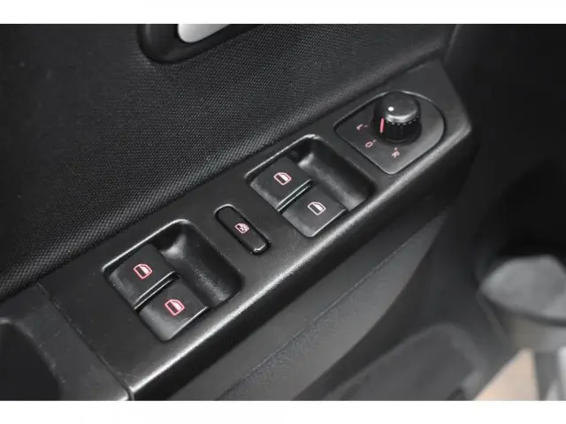 FOX - 1.0 MI TRENDLINE 8V 4P MANUAL