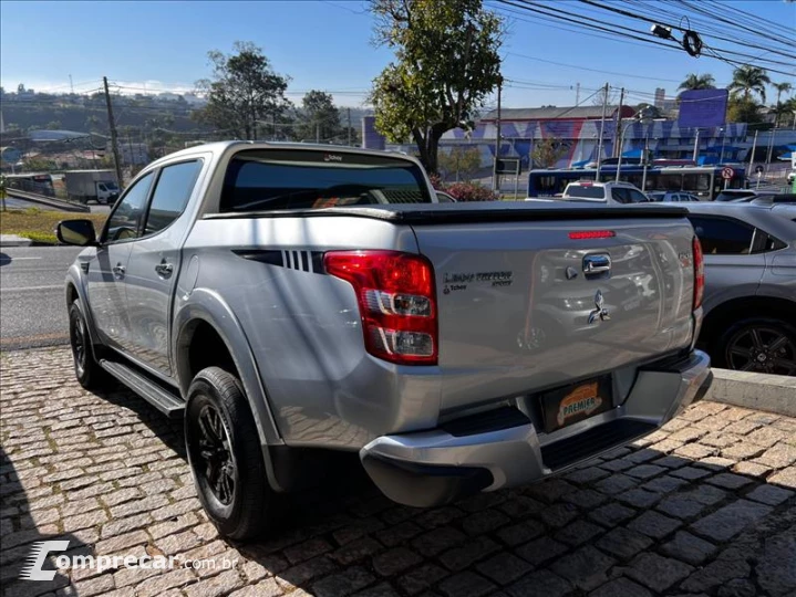 L200 TRITON 2.4 16V Turbo Sport Hpe-s CD 4X4