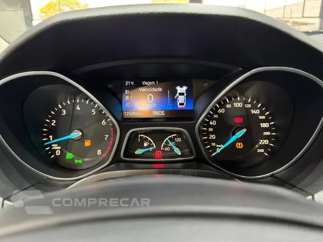 FOCUS HATCH - 2.0 TITANIUM 16V 4P POWERSHIFT