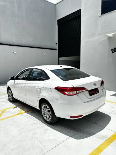 YARIS 1.5 16V Sedan XS