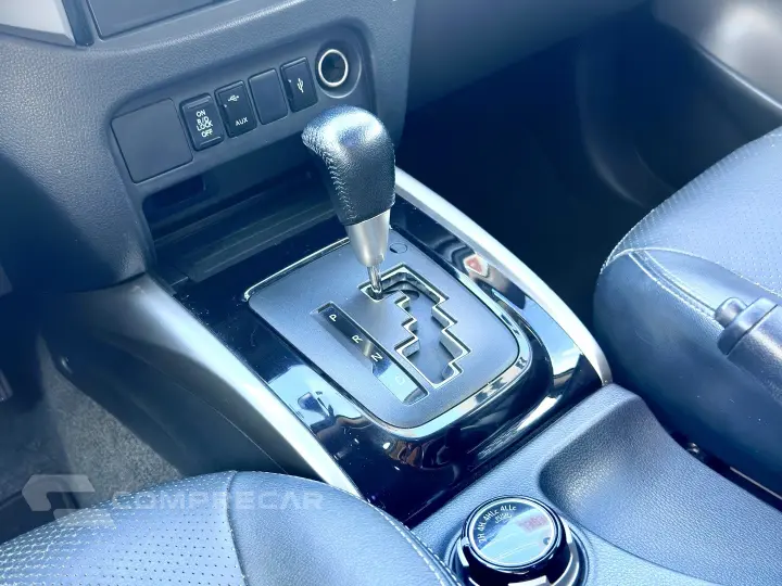 L200 TRITON 2.4 16V TURBO DIESEL SPORT HPE TOP CD 4P 4X4 AUT