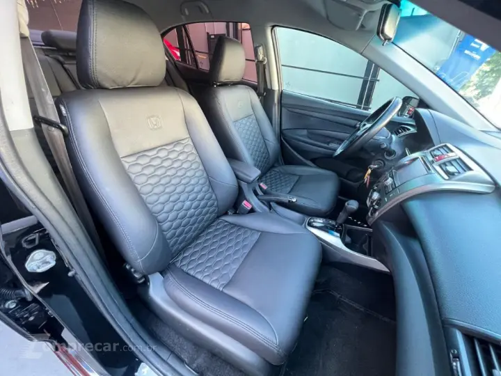 CITY Sedan LX 1.5 Flex 16V 4p Aut.