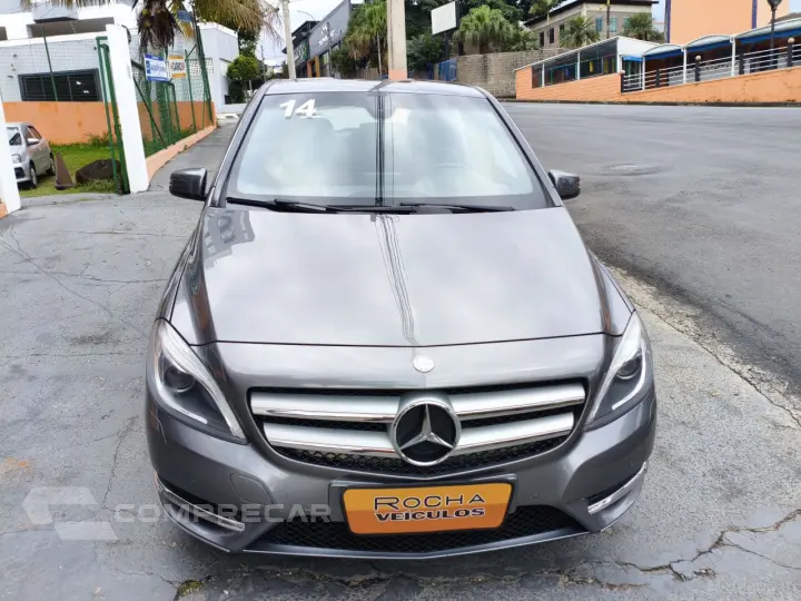 B 200 1.6 4P TURBO AUTOMÁTICO