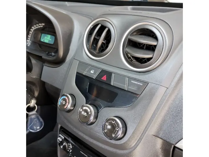 MONTANA 1.4 MPFI LS CS 8V FLEX 2P MANUAL