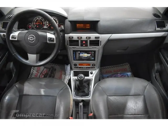 VECTRA SEDAN - 2.0 MPFI ELEGANCE 8V 4P MANUAL