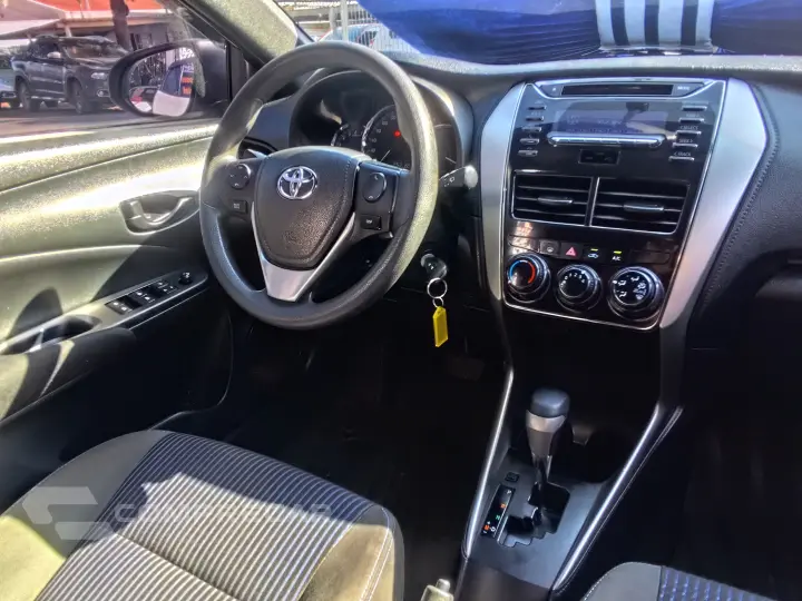 YARIS 1.3 16V FLEX XL MULTIDRIVE