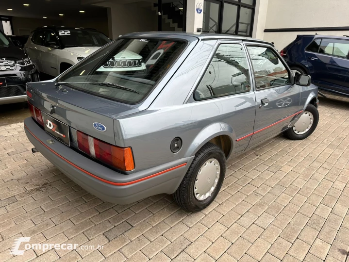 ESCORT 1.0 Hobby 8V