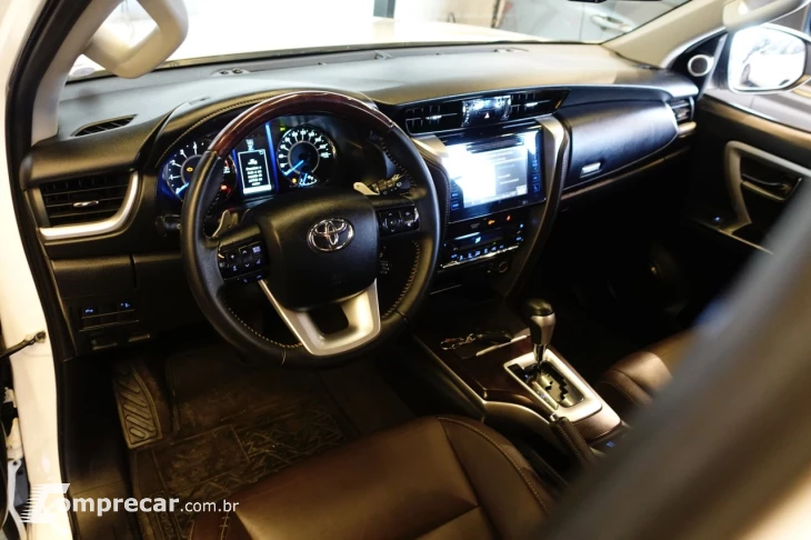 Hilux SW4 2.7 16V 4P FLEX SRV 7 LUGARES AUTOMÁTICO