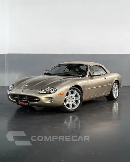 XK8 4.0 Conversível V8 32V