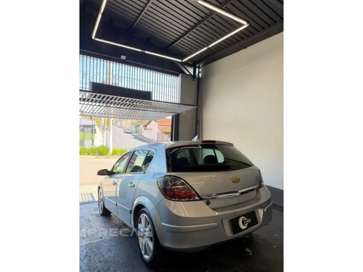 VECTRA 2.0 MPFI GT-X HATCH 8V FLEX 4P AUTOMÁTICO