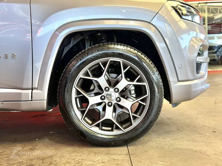 COMMANDER 1.3 T270 TURBO FLEX OVERLAND AT6