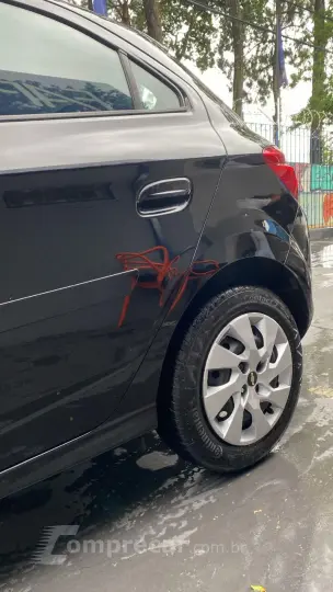 Onix Hatch 1.4 4P FLEX LT