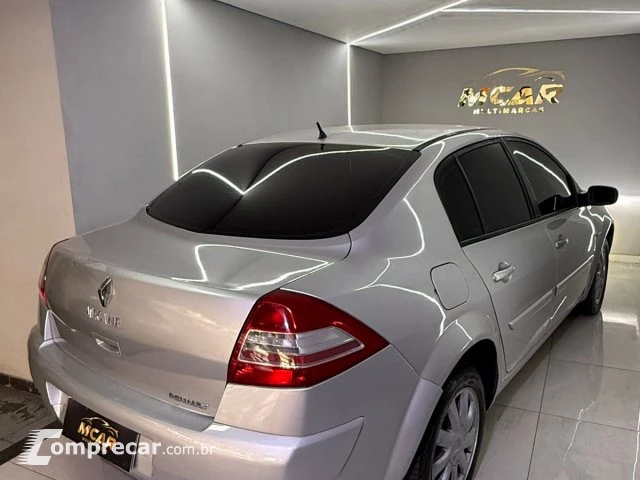 MÉGANE SEDAN - 1.6 DYNAMIQUE 16V 4P MANUAL