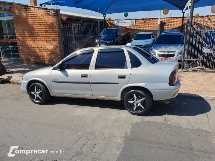 CORSA 1.0 MPFI Classic Sedan Life 8V