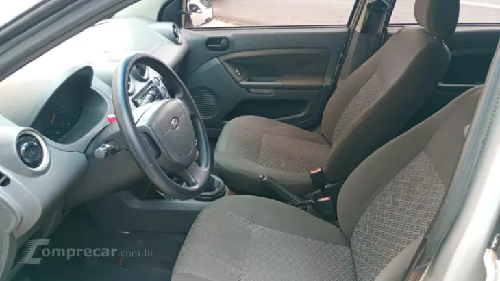 FIESTA 1.6 MPI First Sedan 8V