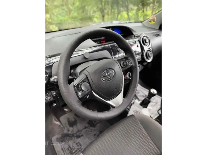 ETIOS 1.5 XS 16V FLEX 4P MANUAL