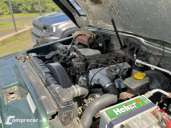 T-4 4x4 2.8 TB Int. Cap. Rígida Diesel