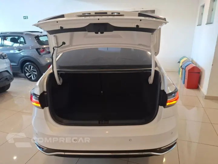 Virtus 1.0 4P 200 TSI FLEX HIGHLINE AUTOMÁTICO