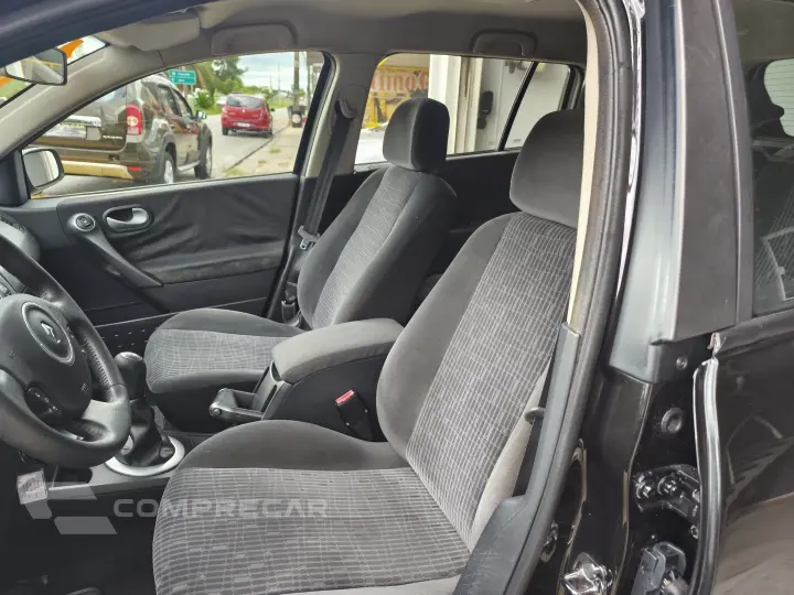 MEGANE 1.6 DYNAMIQUE GRAND TOUR 16V FLEX 4P MANUAL