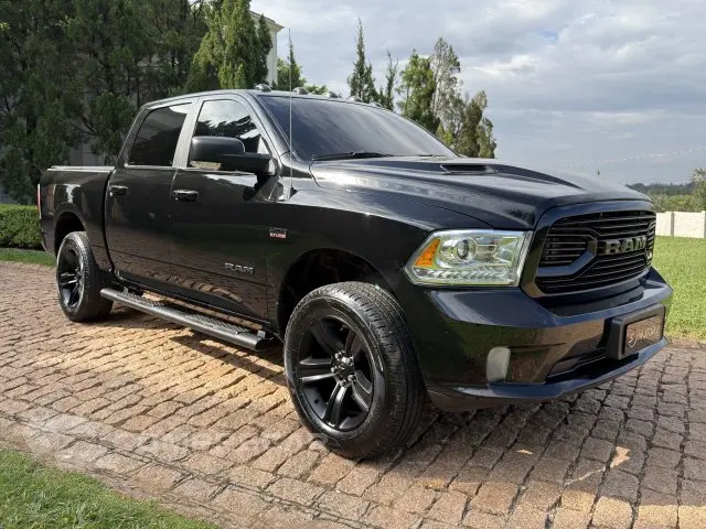 1500 - 5.7 V8 LIMITED CD 4X4 AUTOMÁTICO