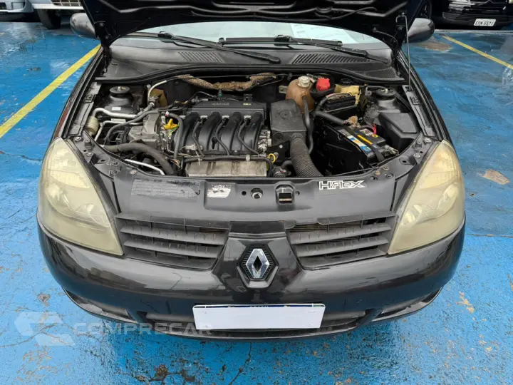 Clio Sedan