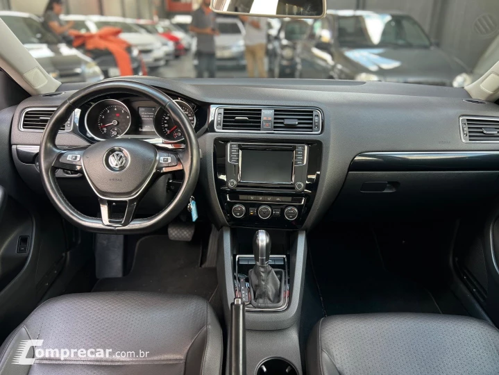 JETTA 2.0 TSI HIGHLINE 211CV GASOLINA 4P TIPTRONIC
