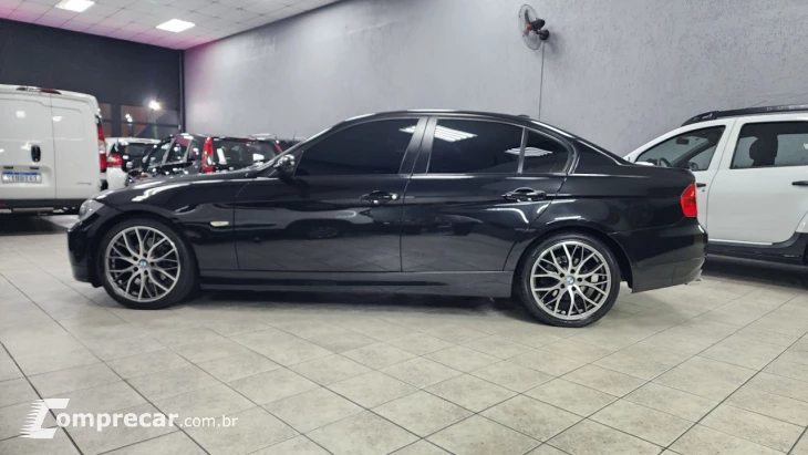 320i