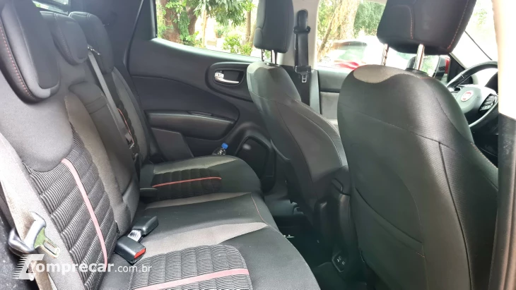 TORO 2.0 16V Turbo Freedom 4WD