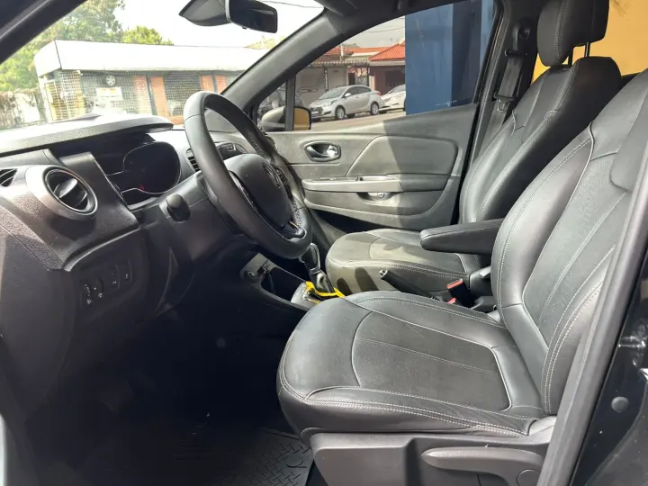 CAPTUR Intense Bose 1.6 16V Flex 5p Aut.