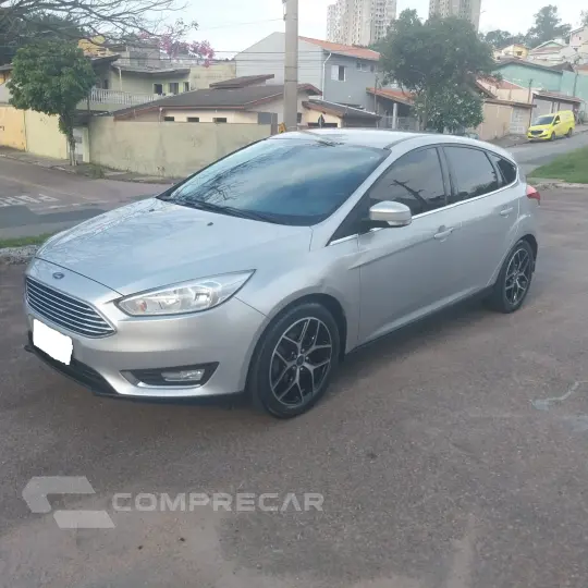 FOCUS 2.0 Titanium Hatch 16V