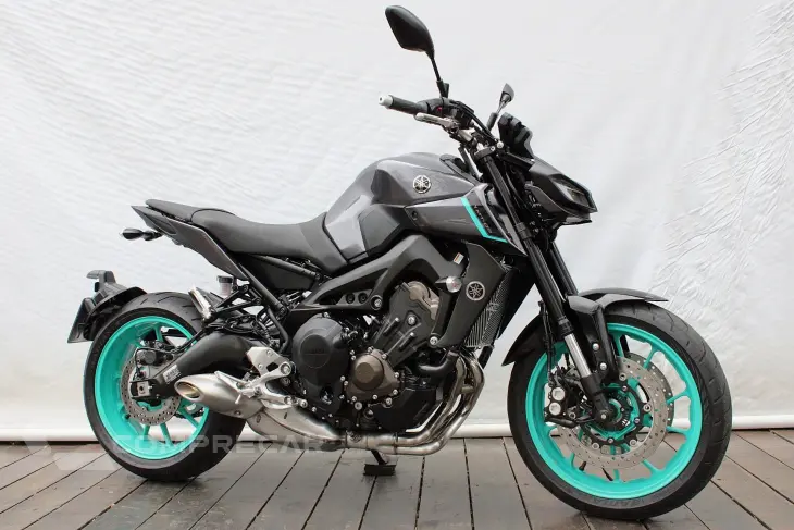 YAMAHA MT-09