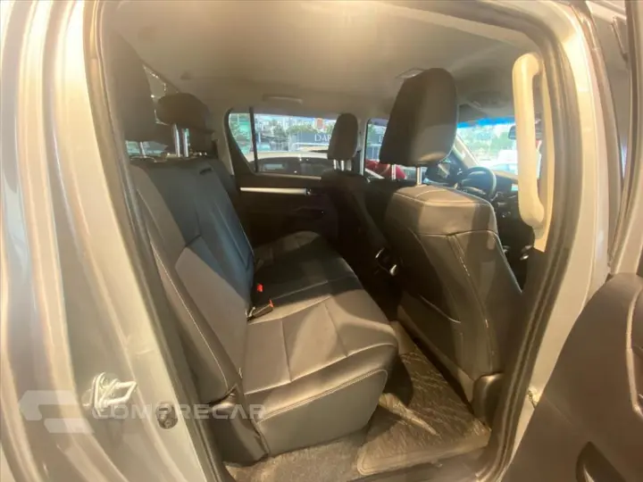 HILUX 2.8 D-4D TURBO DIESEL CD SRX 4X4 AUTOMÁTICO