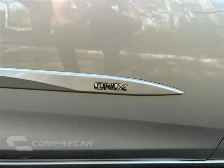 ONIX 1.0 TURBO FLEX PLUS LT AUTOMÁTICO