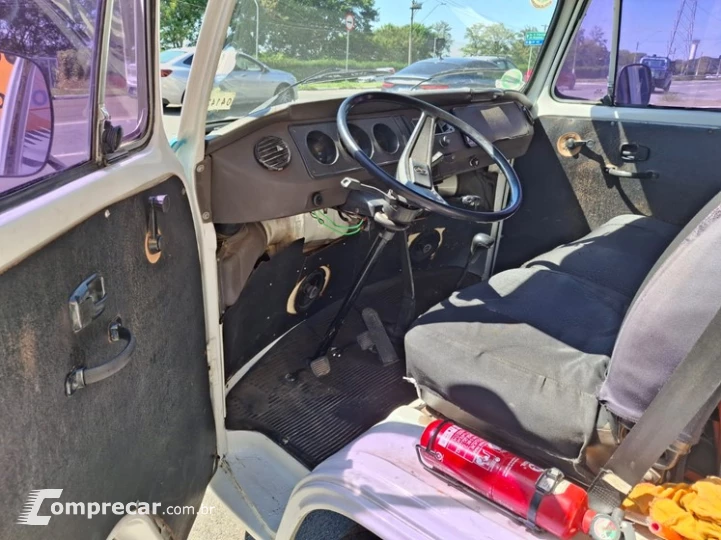 KOMBI 1.6 MI STD Escolar 8V