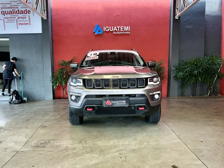COMPASS 2.0 16V DIESEL TRAILHAWK 4X4 AUTOMÁTICO