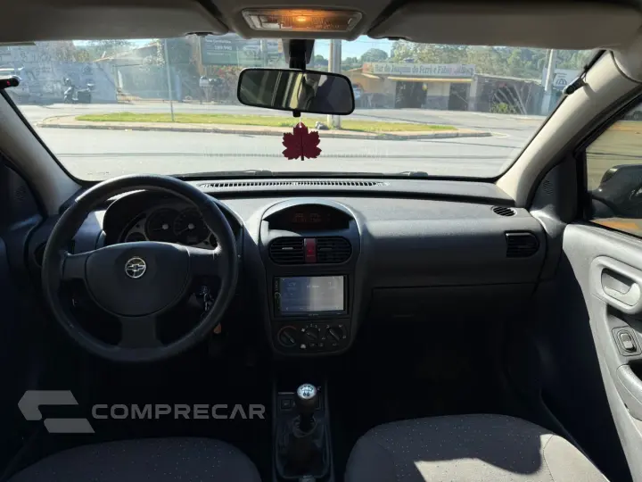 CORSA 1.4 MPFI Premium Sedan 8V